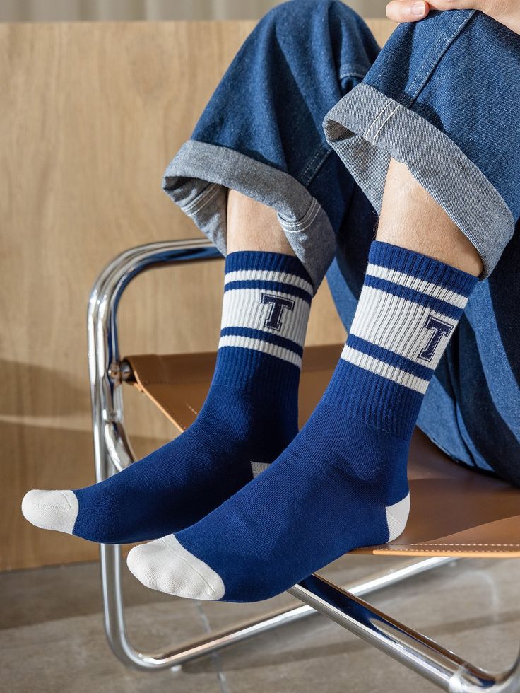 Men’s Navy Blue Crew Socks with White Toe & Stripe Design | Retro Varsity-Inspired Athletic Socks with ‘T’ Letter Patch | Cotton Blend | Casual & Sportswear | Pack of 1 Pair
